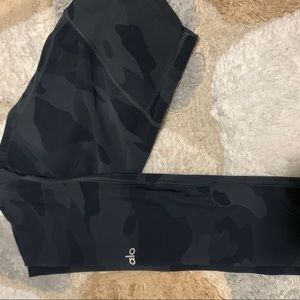 NWOT ALO VAPOR LEGGING
